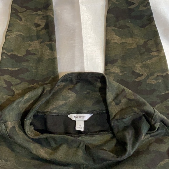 Camo pants - Picture 2 of 4